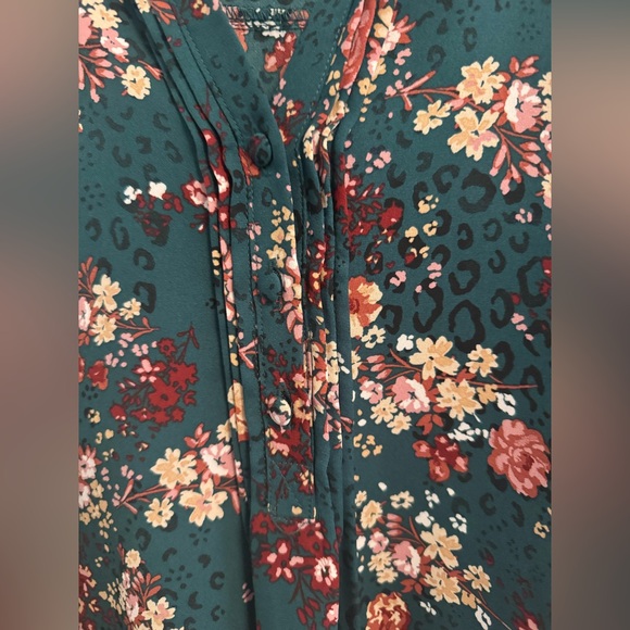 Torrid Floral Animal Print Pleat Front Placket Blouse Top - Picture 2 of 7